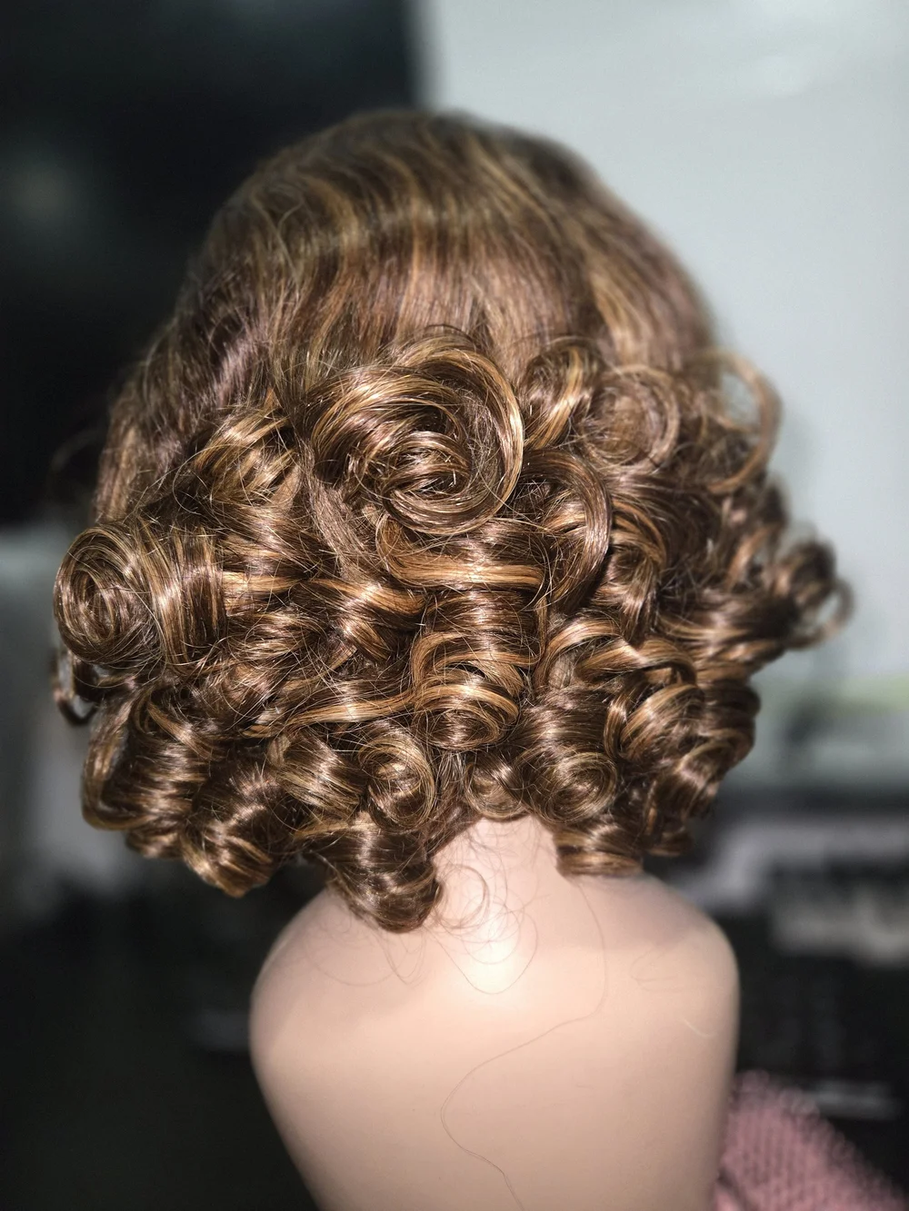 7x6 Glueless Bouncy Honey Blonde Highlight Wig - 14inch